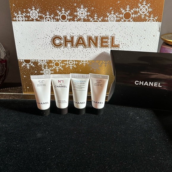 Chanel - Picture 2 of 4